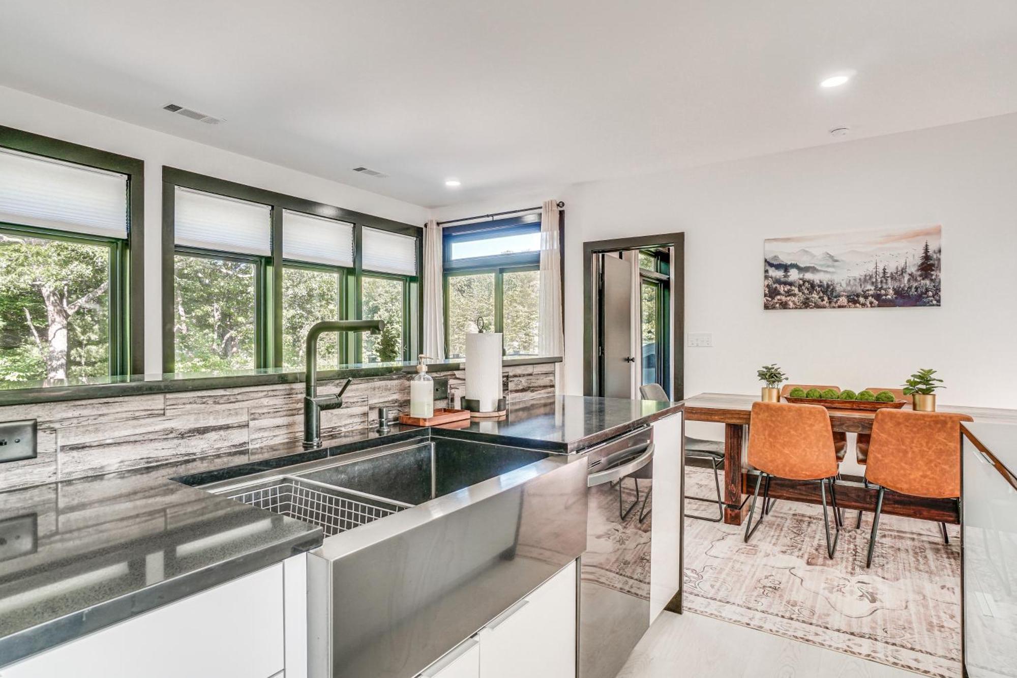 הלן Luxury Modern Home On Golf Course With Game Room! מראה חיצוני תמונה